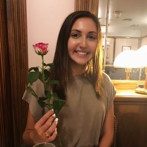 Meet your Posher, Wynona